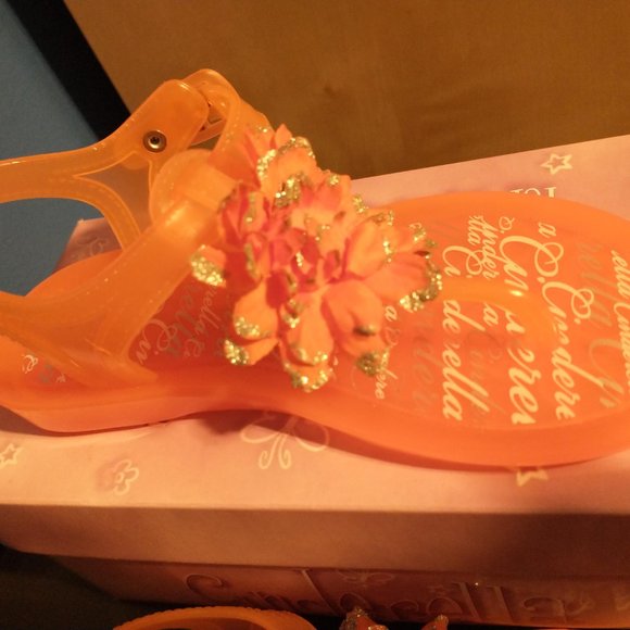 Little girl sandals - Picture 2 of 3